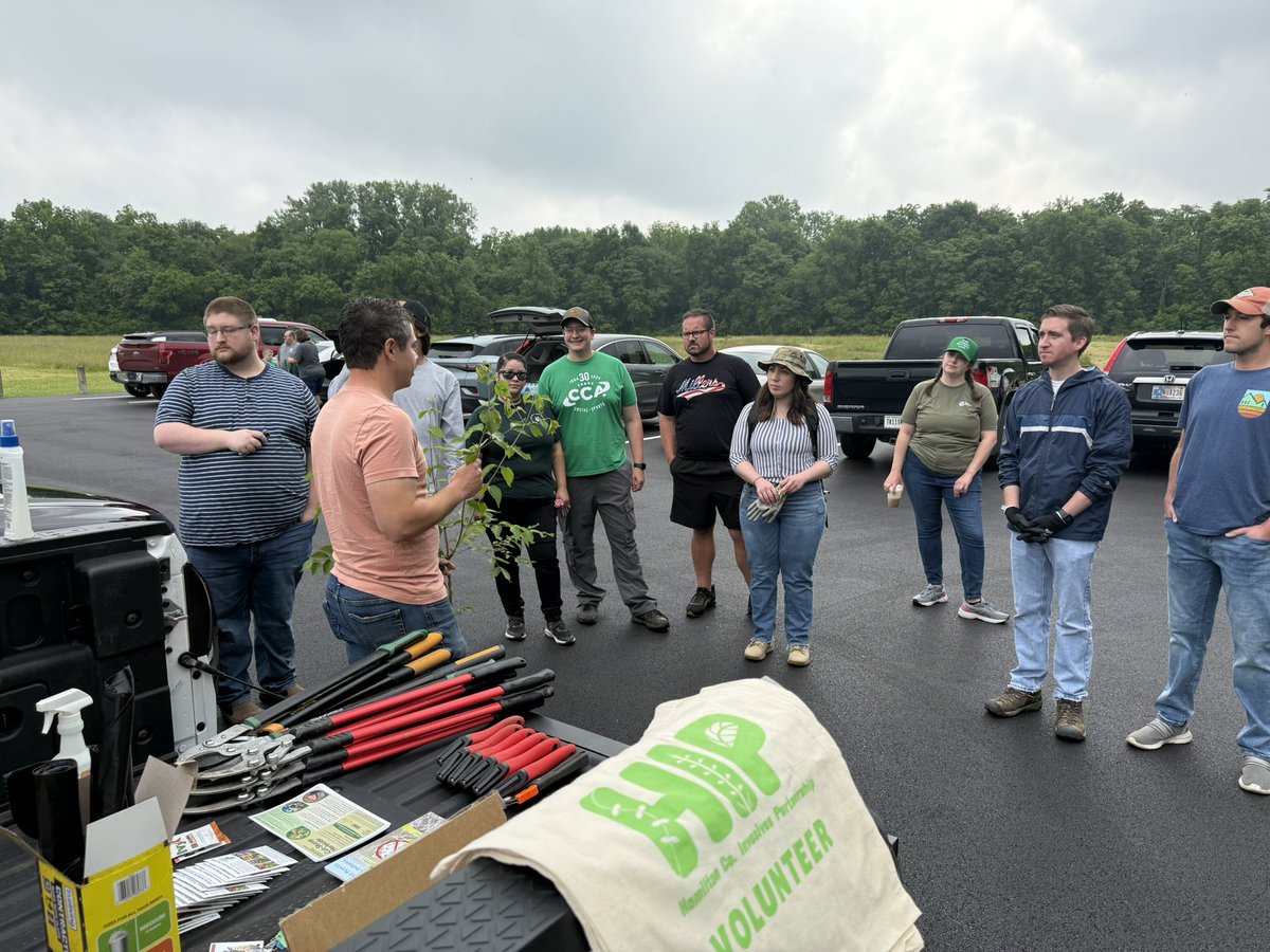 ShonkwilerIN29's tweet image. Thank you to @ACC_National and @IFYRepublicans for helping to clean up the Hague Road Nature Preserve this morning alongside Mayor @ctjensen. I appreciate their commitment to supporting our community & giving back.