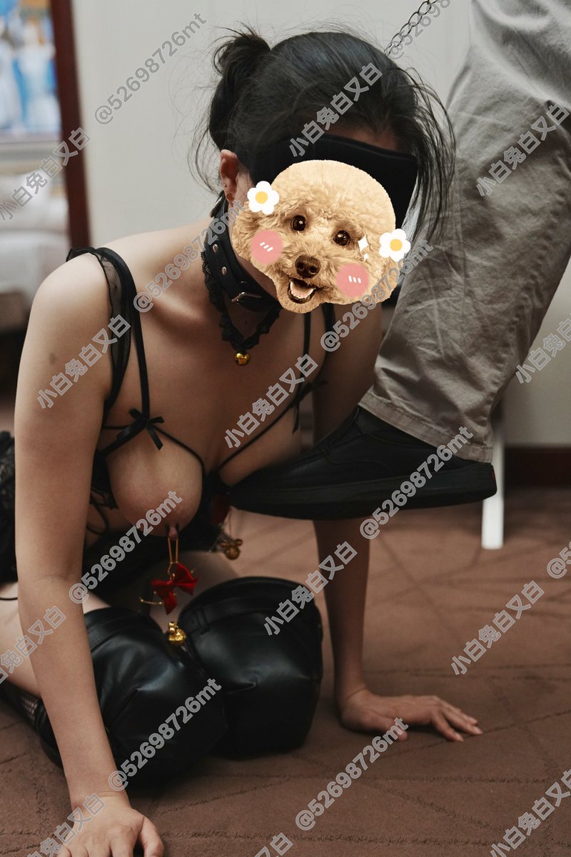 52698726mt's tweet photo. 第一次被不认识的人调教，全程没有摘下眼罩，可能都不知道是被谁玩儿的😂  想想真刺激  @infall18
最近发现被盗图，只能水印打码 https://t.co/LsrIB1ROj1