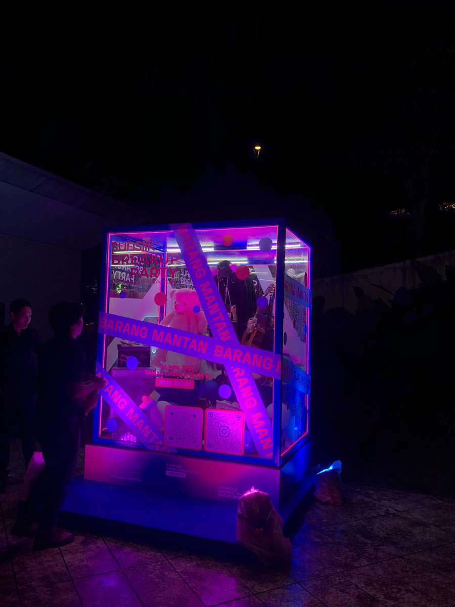 Update dikit hasil nukang disennnn grapis, detailnya tgl 14 di Taman Literasi Blok M yes~