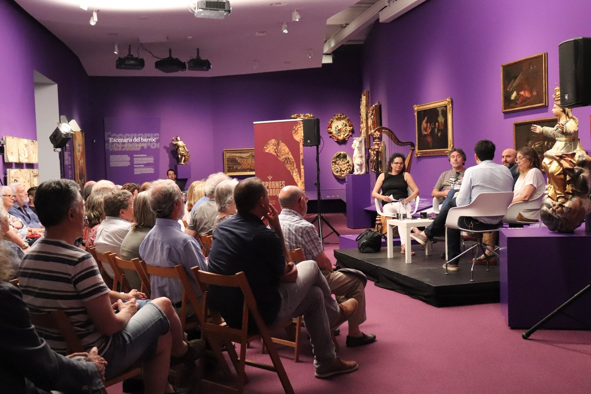 Comença la taula rodona <a href="/espurnesbarroqs/">Espurnes Barroques</a> El patrimoni: una joia enverinada? 

Amb Carme Bergés, Carles Freixes, Francesc Miralpeix i Josep Paret, moderats per Maria Palau