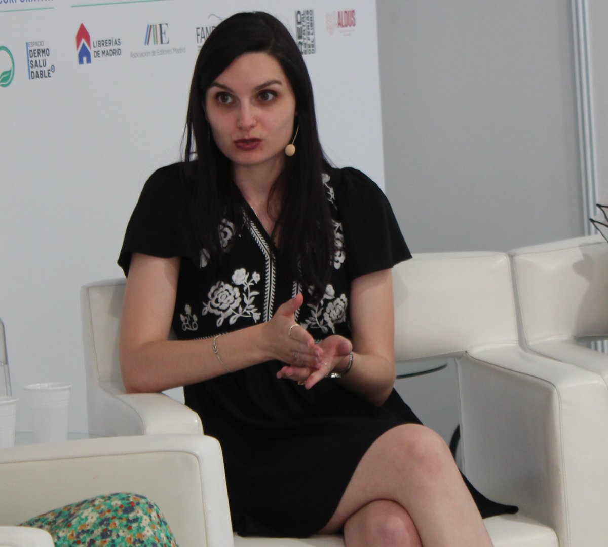 #LCM25 | <a href="/NoaTheBlackRose/">Noa Rose</a>: «Si va alguien a la estantería de 'Romantasy' y se encuentra que no tiene romance o la carga es muy pequeña, el lector se va a decepcionar». #FLM25 #PabellónEuropa