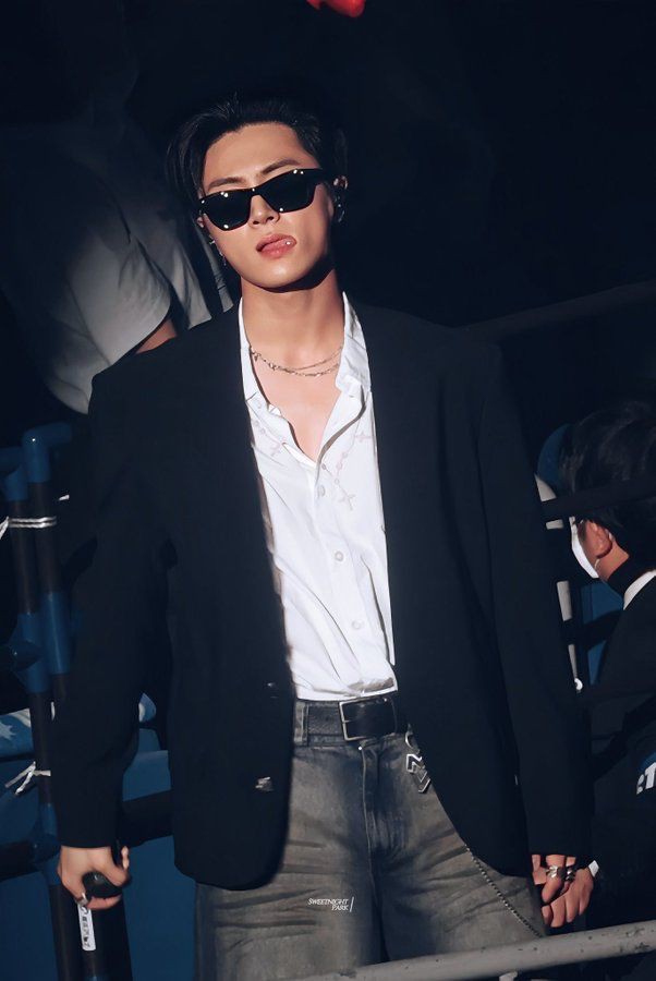 sunghoon_blush's tweet photo. I'm still here. https://t.co/hYhtSXmDjV