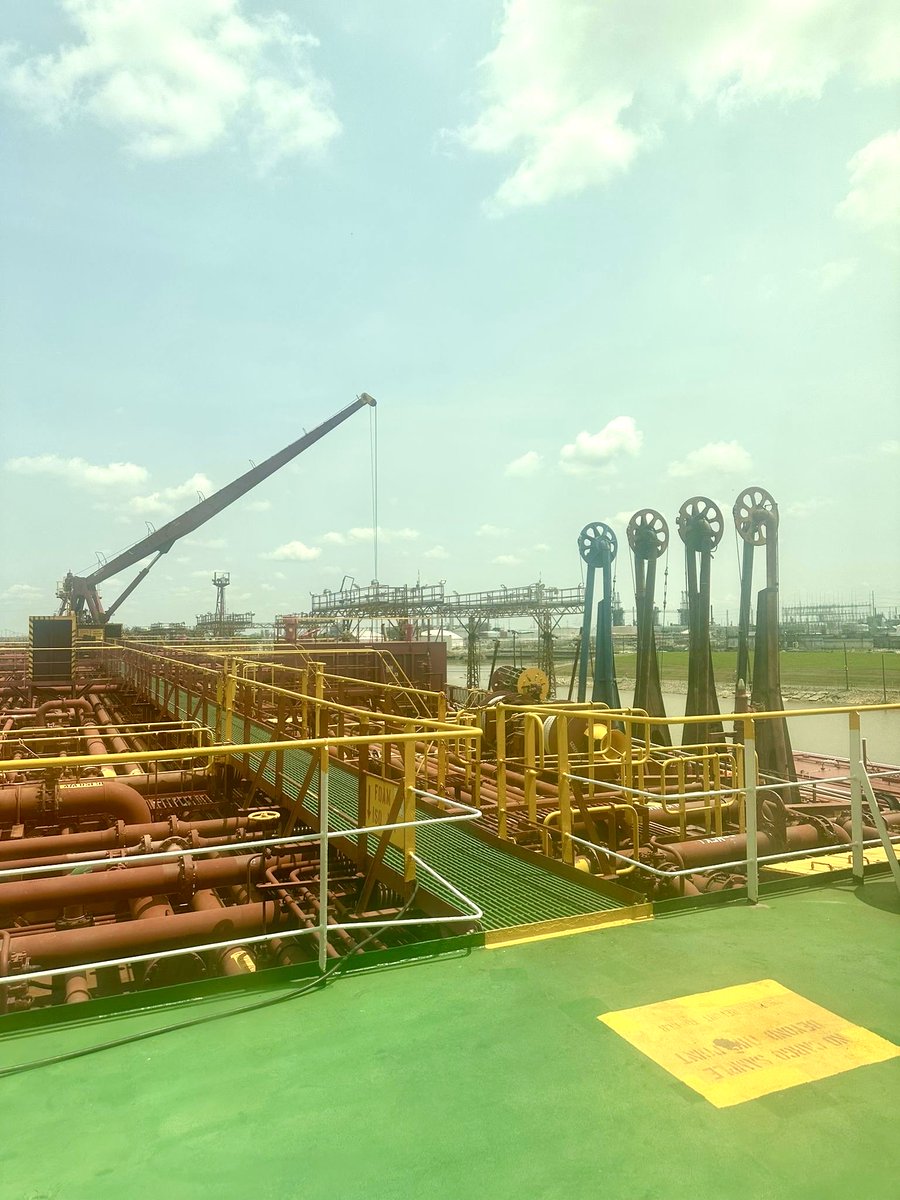 SeaportAgencies's tweet photo. 🚢✨ Our team had the pleasure of visiting the vessel Unique Infinity while she loads at a terminal along the mighty Mississippi River! 🌊⚓️
Proud to support safe and smooth operations every step of the way! 👷‍♂️⚓️

#PortOperations #VesselAgent #ShipAgent #TeamWork #SeaportServices https://t.co/bzom83vaQa