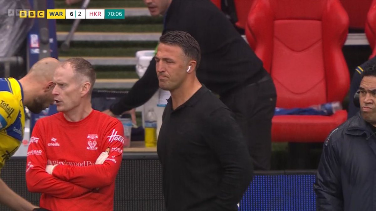 TICaulton's tweet image. What is Burgess listening to on his AirPod? Wrong answers only…
#BBCRL #ChallengeCup