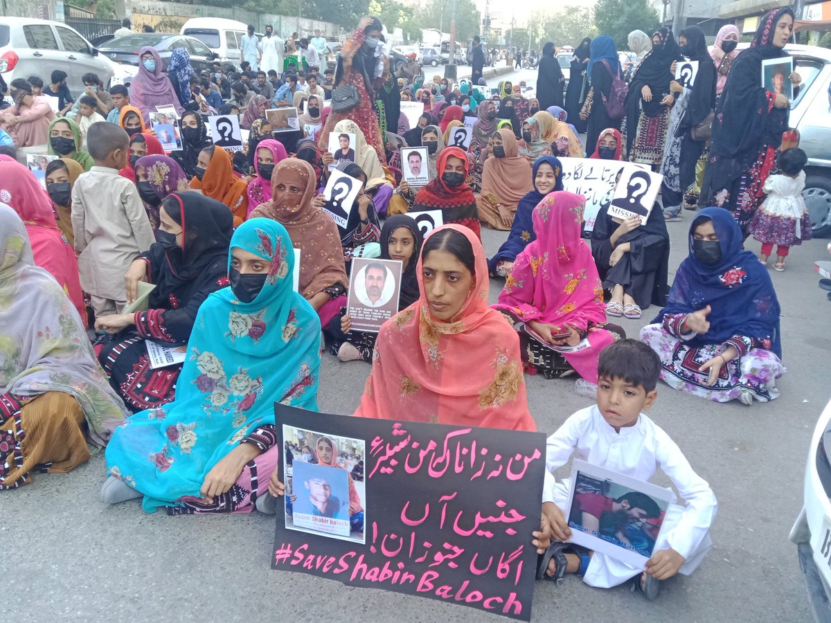 Sammu_baloch's tweet photo. من نہ زان آں کہ من شبیر ءِ جنین آں اگاں جنوزاں۔۔۔!!
#SaveShabeerBaloch
#ThisEidAskForRelease
#8JuneBalochMissingPersonsDay
#ReleaseAllMissingPersons https://t.co/ox44Il1a6U