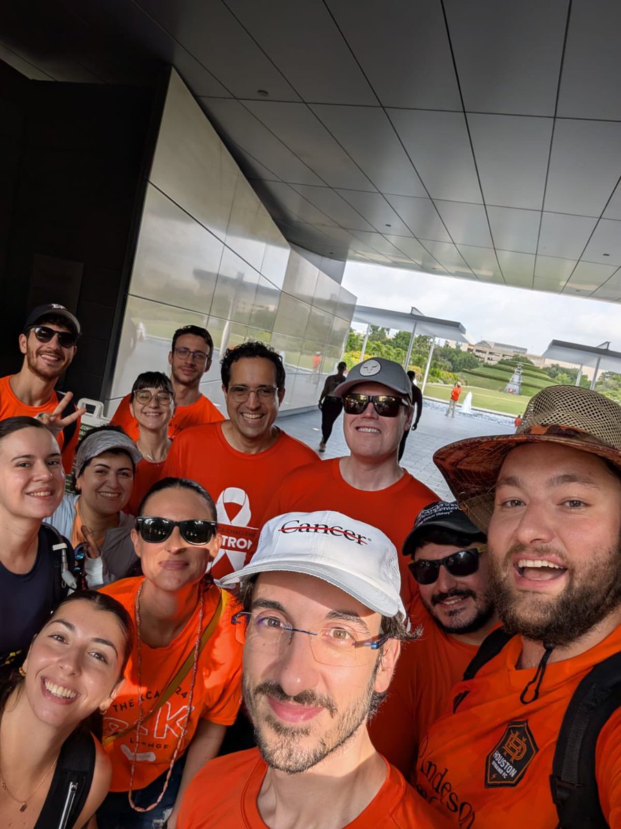 DocMattCampbell's tweet image. Great start to the weekend with @KidneyCancer 81K Houston walk with @MDAndersonNews in honor of those who will diagnosed with kidney cancer this year. Appreciate everyone who came out and walked in the heat @mjmoussa_ @ED_PhD_ @PavlosMsaouel and the bone mets lab.