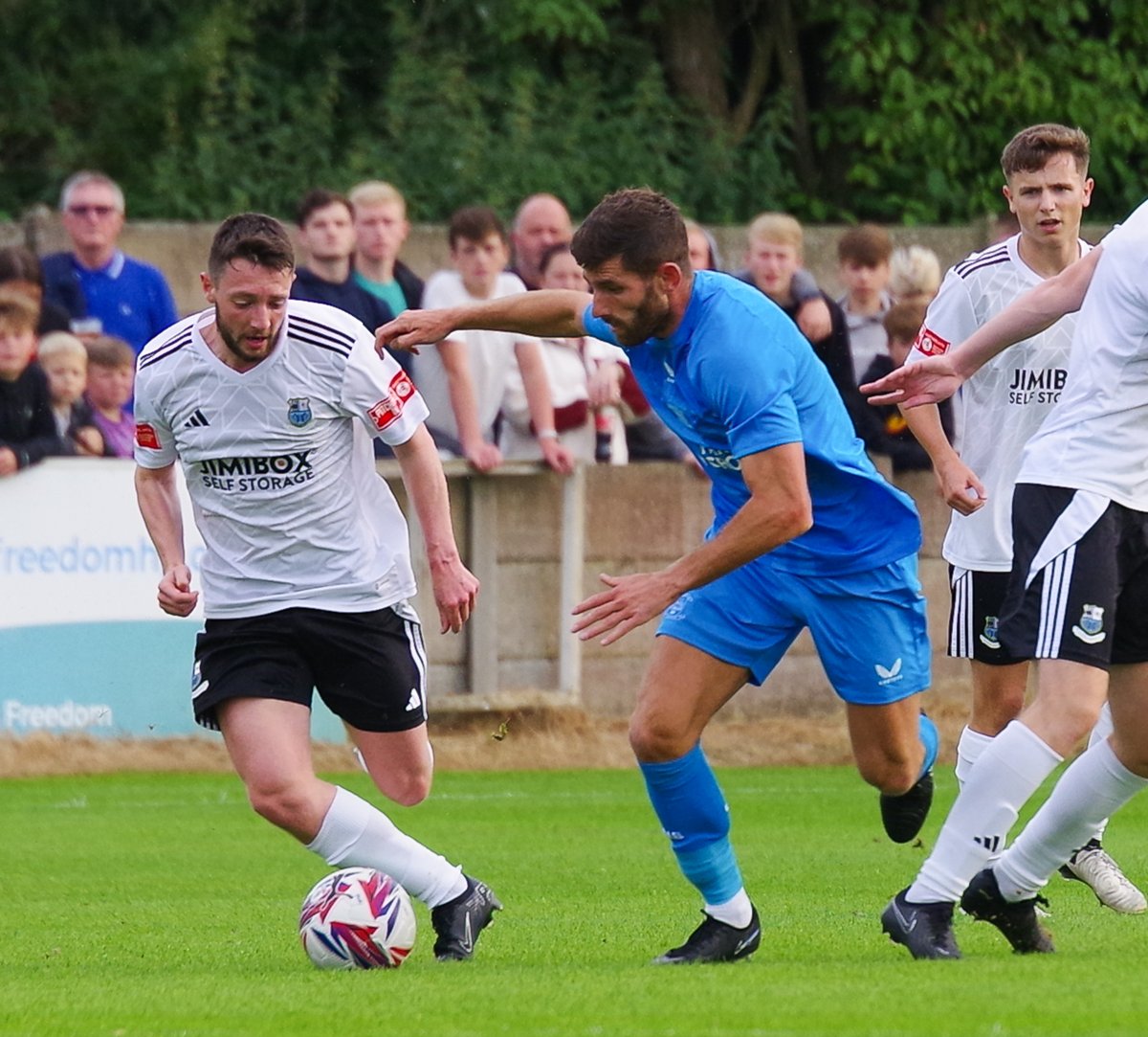 1️⃣ MONTH TO GO

Pre-season kicks off next month. Details of the four confirmed fixtures are now on the website.

➡️clubs.footballwebpages.co.uk/BamberBridge/F… #UpTheBrig