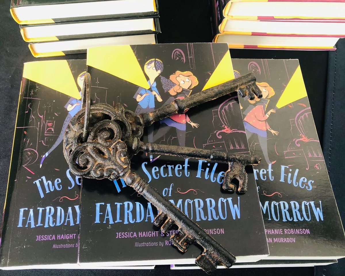 Jess and Stephanie tweet media