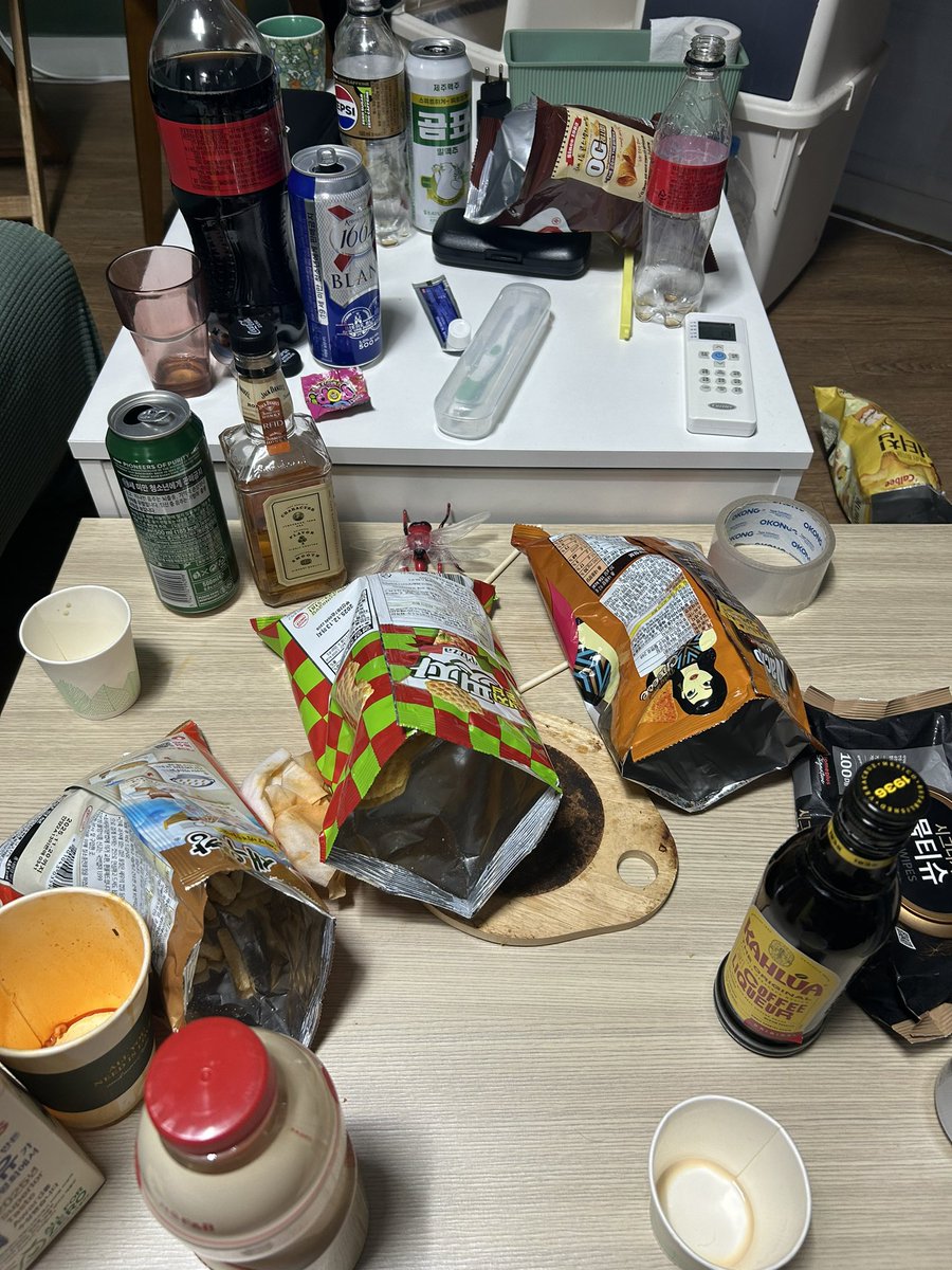 2025 코리안리그 파이널 20위

아쉽게 본선은 못 갔지만 재밌게 즐기다 갑니다

준비는 늘 그렇듯 안 하다시피 해서 또 드래펄트
들고갔는데 어떻게 드래펄트 쓴 시즌 4번 모두 포인트는 딴게 신기하네요

총 560포인트로 월드 시드는 확보한 것 같습니다. 2025 시즌 모두 수고많으셨습니다!