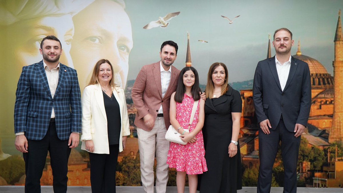 akpartibduzu's tweet photo. Önceki dönem İlçe Başkanımız Sn. İsmail Damat ve İl Koordinatörümüz Sn. Hakan Polattimur’un katılımlarıyla bayram coşkusunu teşkilatımızla paylaştık, gönül köprülerimizi güçlendirdik.

Kurban Bayramımız mübarek olsun! 🌸 https://t.co/IXwOsTRGeQ