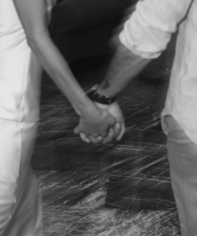 contro tutto e tutti ma sempre insieme mano nella mano
🤍
#helevier