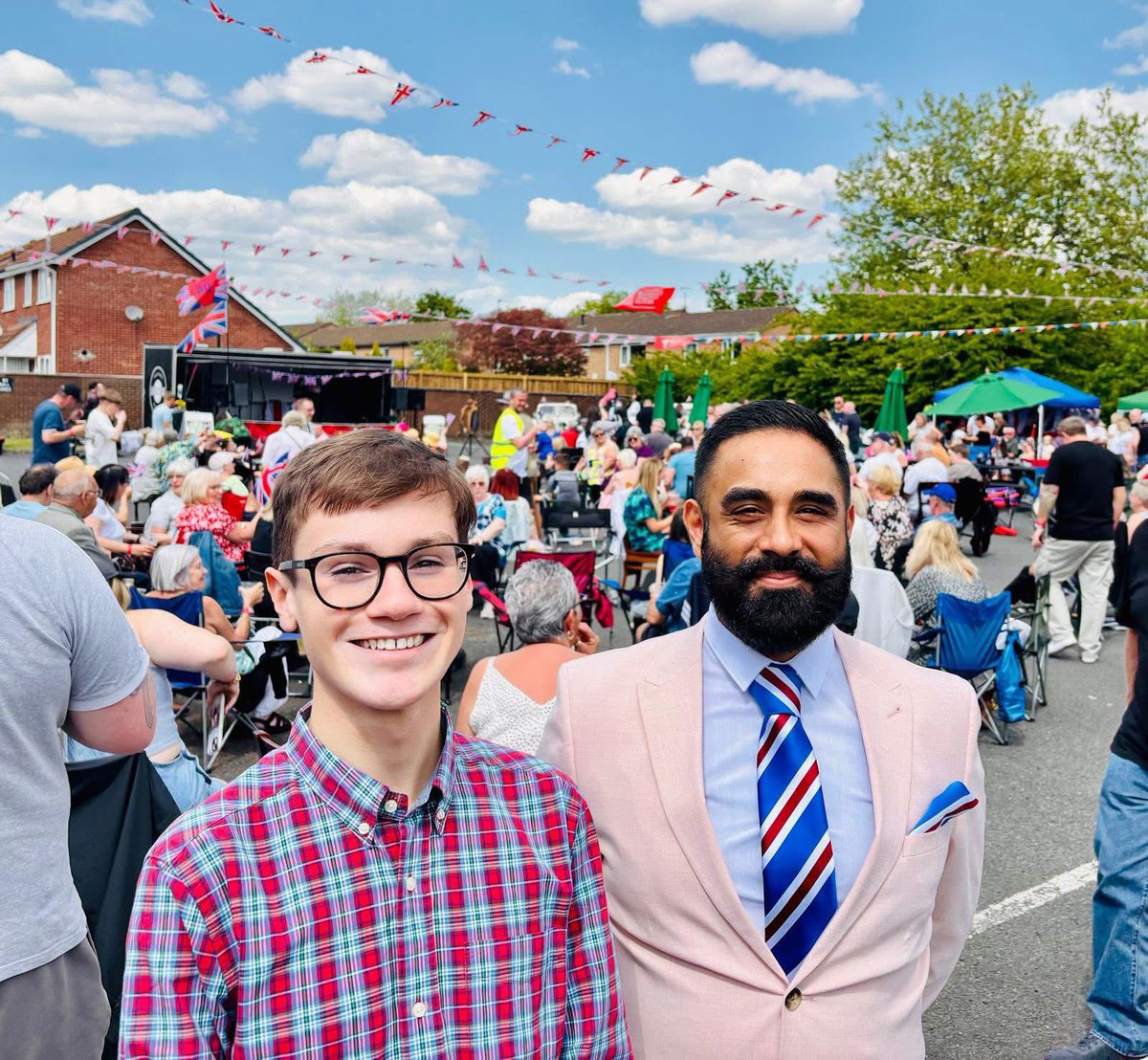 Sam &amp; Tal are committed community champions working tirelessly to have a positive impact in their local areas.

They have been busy litter picking, volunteering in a foodbank, running local wellbeing groups, organising charity &amp; community events, &amp; so much more.

#VolunteersWeek