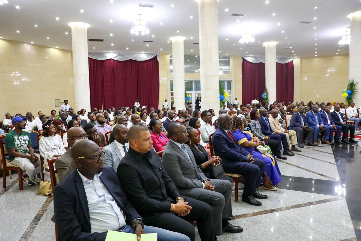 Par ailleurs, le Chef de l’État est allé à la rencontre de la communauté gabonaise vivant en République de Guinée équatoriale.

Tout en saluant les actions de développement engagées depuis le 30 août 2023, la communauté a également soulevé certaines difficultés, notamment celles