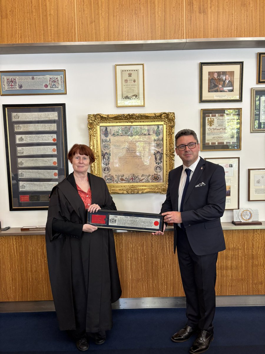 Yesterday, after a short ceremony at The Guildhall, I was admitted as a Freeman of the City of London.

With thanks to The Worshipful Company of Coachmakers and Coach Harness Makers for the privilege of going through this process.