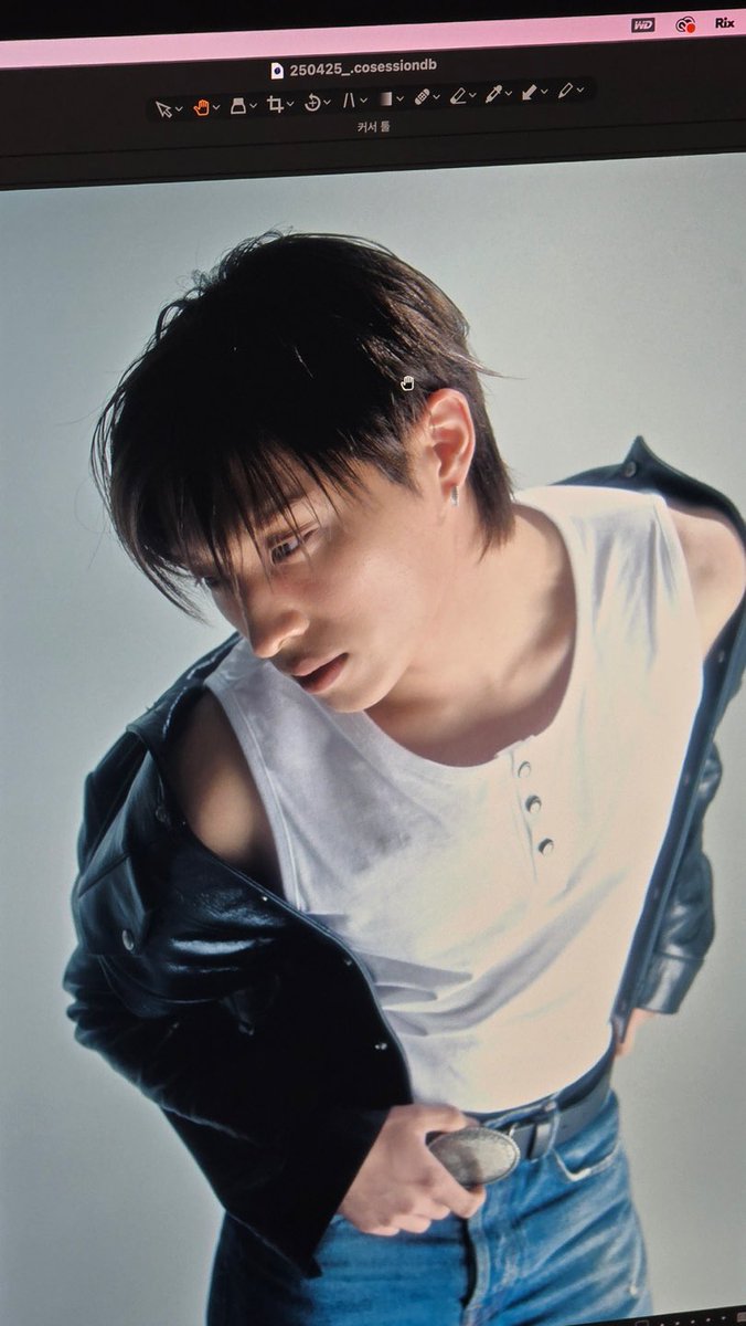 P1H_members tweet picture