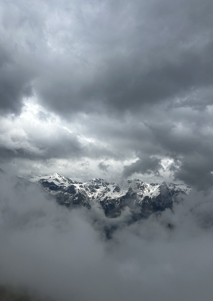 Looks so dark… but I love the the atmosphere so much 🥰💙