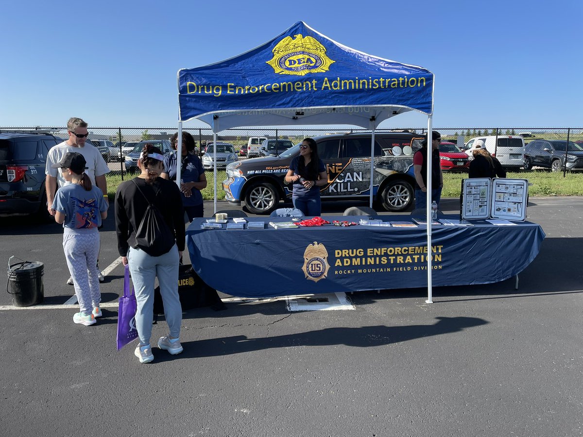 DEARockyMountain (@dearockymtndiv) on Twitter photo 🏃♂️ #DEA RMFD out in the community on a beautiful Saturday!
✈️ Thanks to our friends <a href="/FlyCentennial/">Centennial Airport</a> for the terrific event - the Centennial Airport Runway 5K 🇺🇸 🏃♂️ #DEA RMFD out in the community on a beautiful Saturday!
✈️ Thanks to our friends <a href="/FlyCentennial/">Centennial Airport</a> for the terrific event - the Centennial Airport Runway 5K 🇺🇸