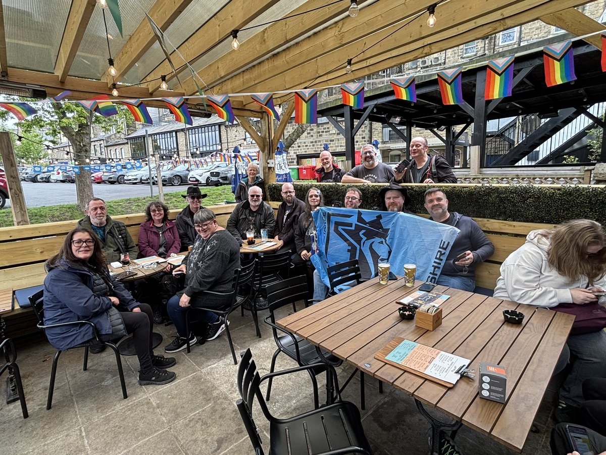 A huge thank you to all the agents who joined us for a most pleasant afternoon in Ilkley today for our First Saturday event! 

Watch this space for an announcement about our July event!

#IngressFS #WhereWillIngressTakeYouToday #Yorkshire