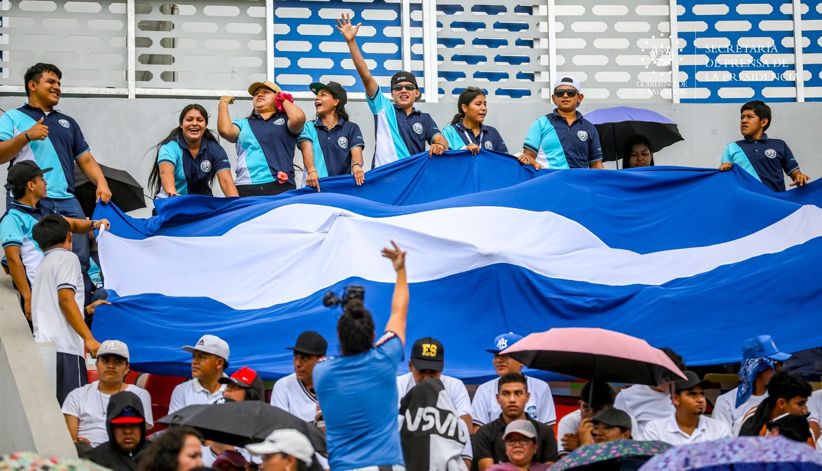 #ContinuidadAcadémicaYTécnica | El encuentro de 25,000 estudiantes en el Estadio Jorge “El Mágico” González, reafirma el compromiso del Gobierno del Presidente <a href="/nayibbukele/">Nayib Bukele</a> por una educación accesible para todos. #SecretaríaDePrensa