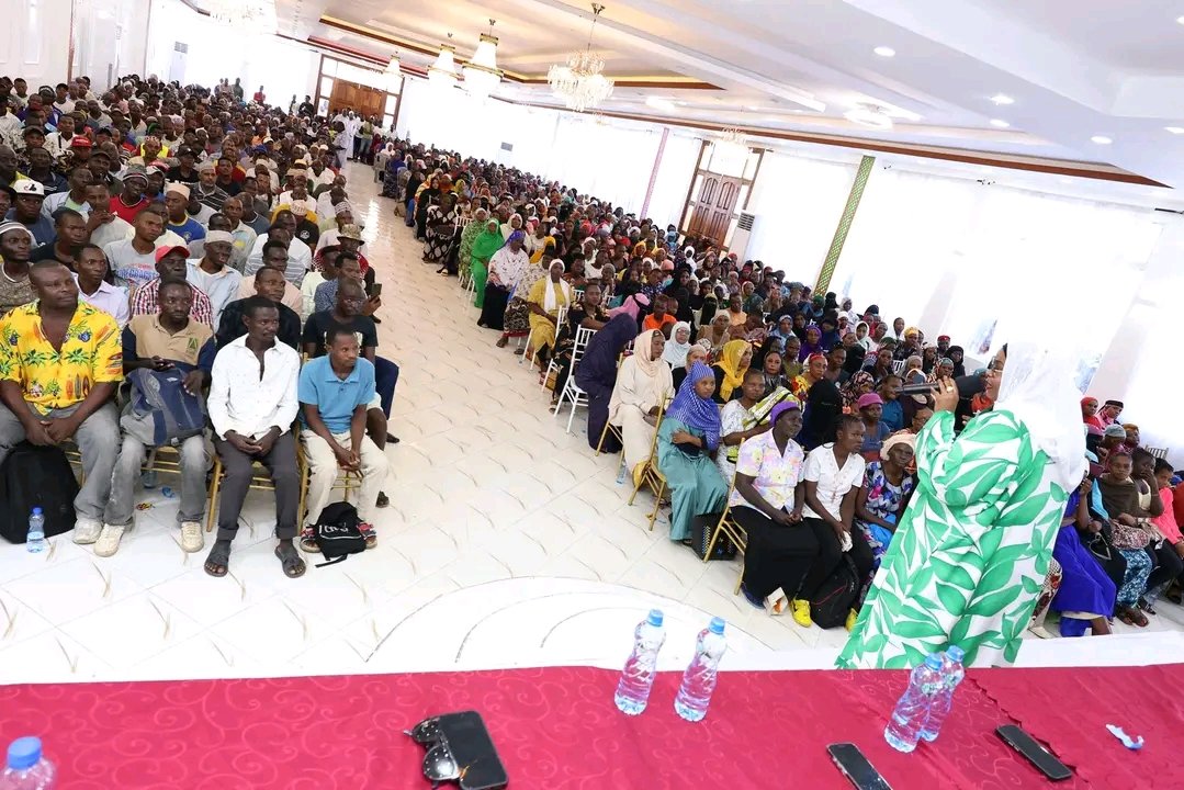 I was honored to be invited by Old Town MCA, Hon. Abdulrahman Anzafresh, to join hands with fellow leaders and the amazing team at Mission Relief for this year’s Eid Food Drive in Mombasa.

Together, we helped distribute slaughtered meat to over 4,000 members of our Muslim