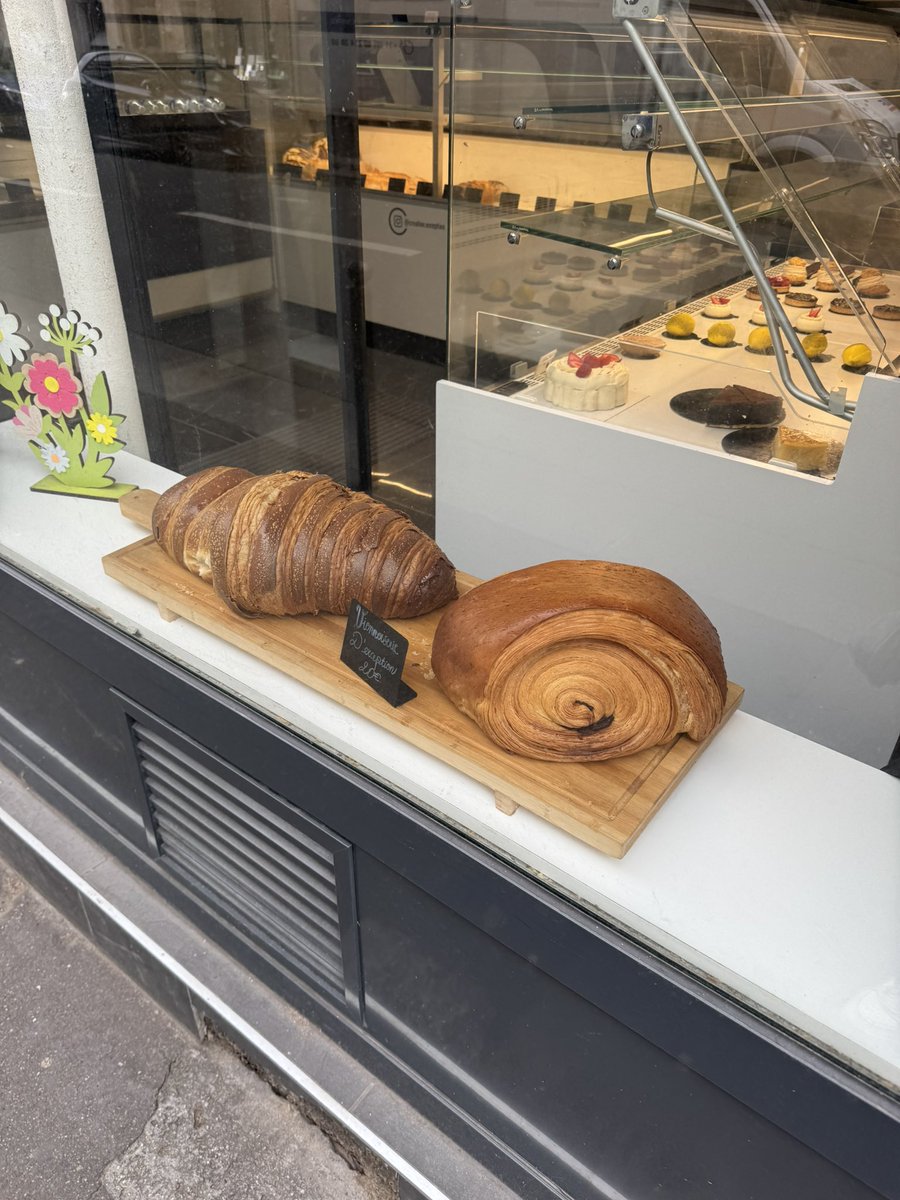 The American croissant, size XXXL (in Paris)