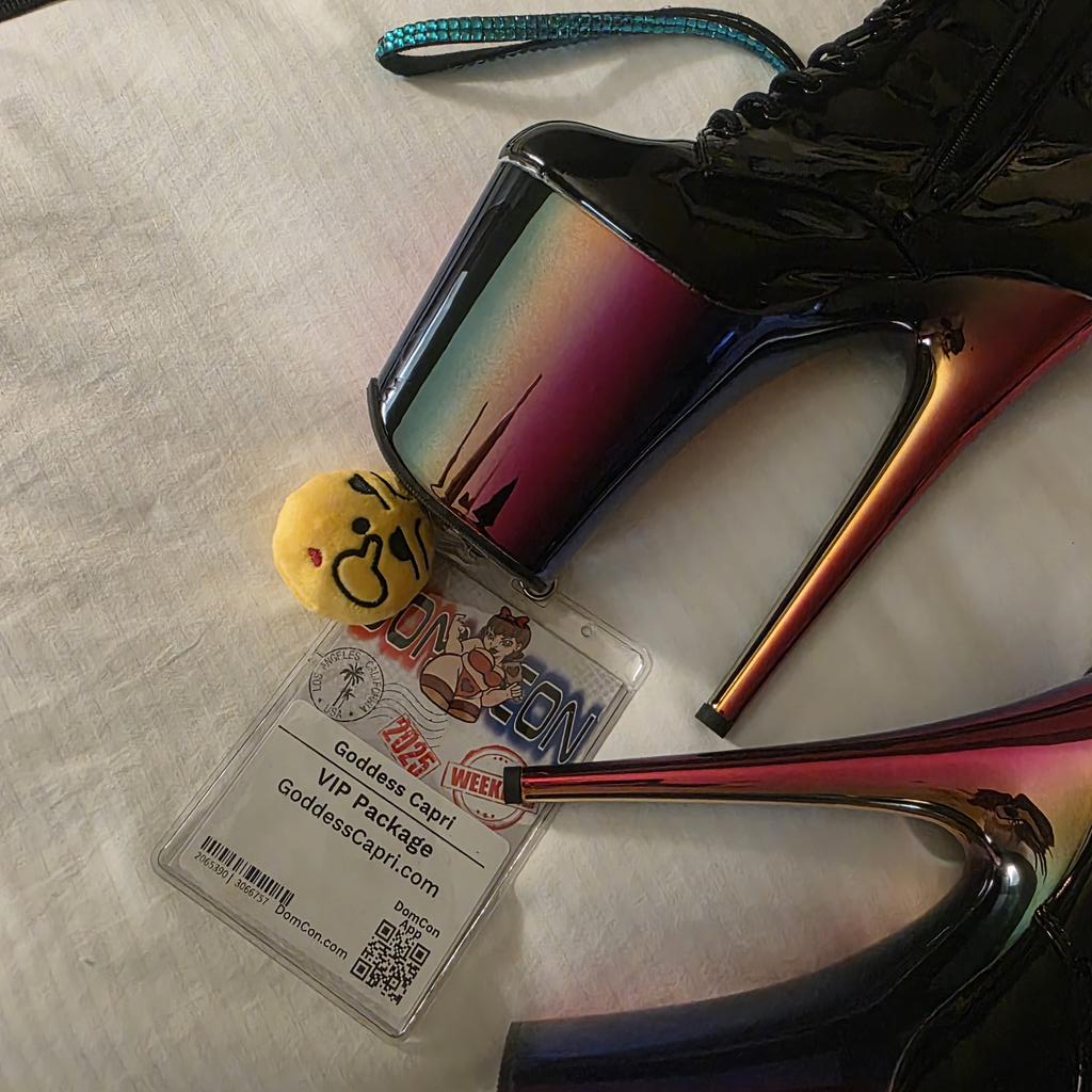 GoddessCapriATL's tweet photo. From Honolulu to Anaheim and now finally #DomConLA.
There are still opportunities to book with Me while I'm in town. I have openings for today and tomorrow. https://t.co/FIVSccLvPy