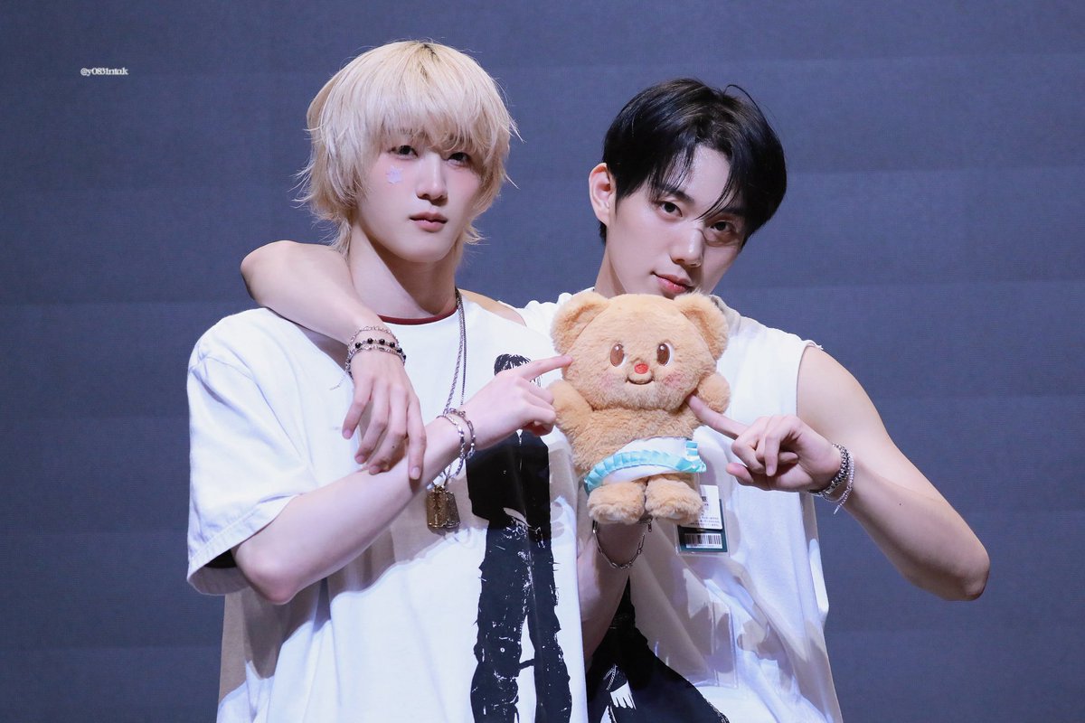 INTAKHWAANG's tweet photo. Foto keluarga (@keehow_ dalam bentuk boneka beruang) https://t.co/qoD2ufwcCo