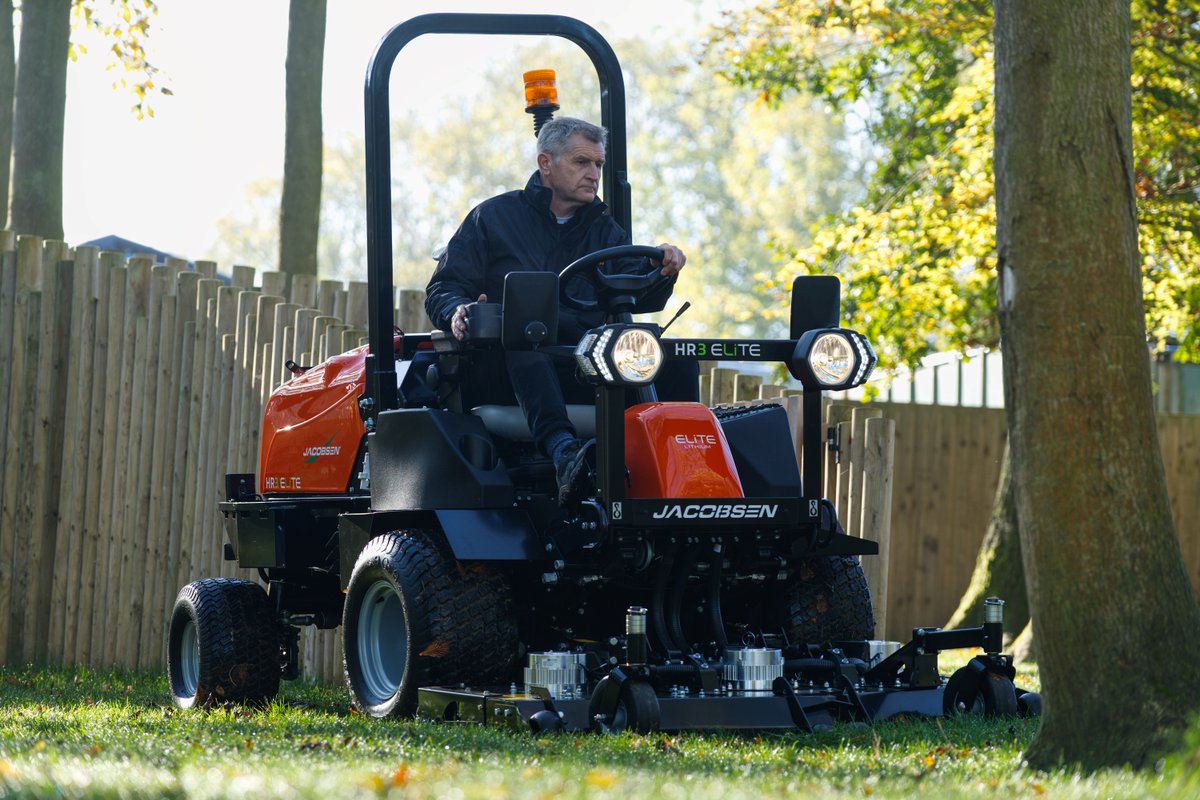 The HR3 ELiTE is built for any commercial application. Its rugged frame and cutting edge safety features allow for consistent, quiet mowing and minimal downtime.

Get the job done with the HR3 ELiTE 👉 bit.ly/41kBHTh

#HR3ELiTE #Jacobsen