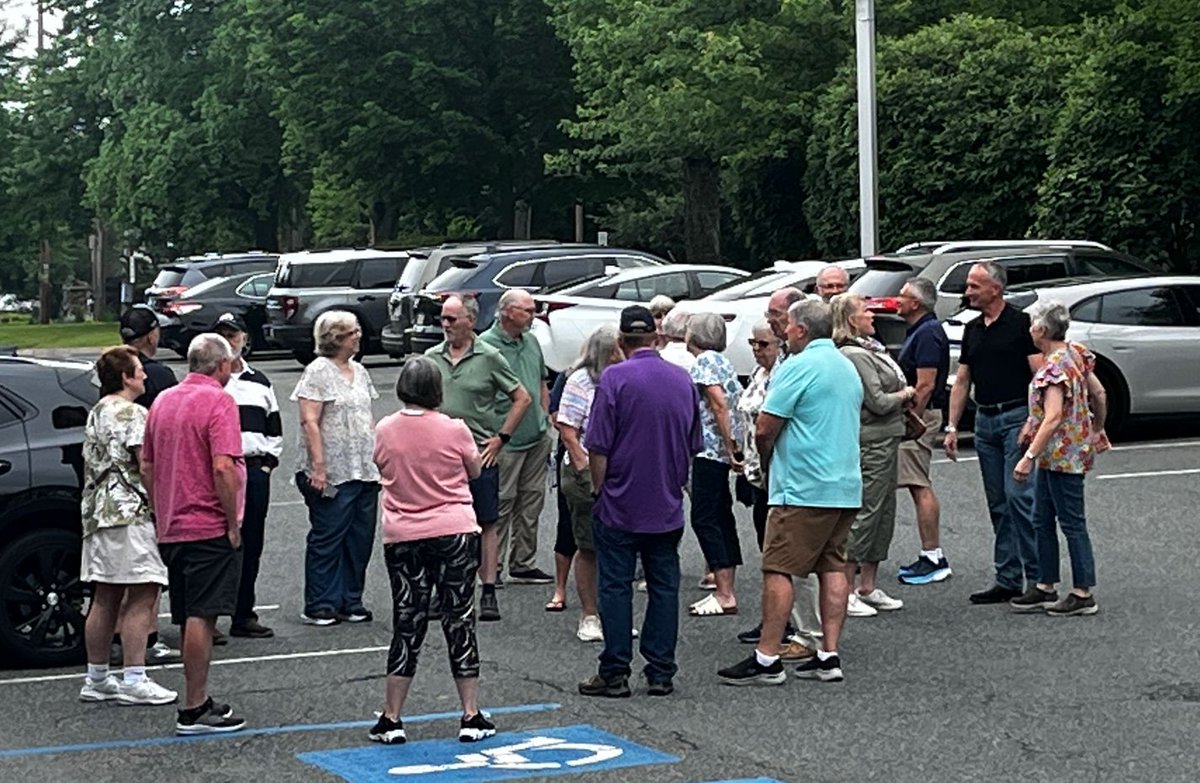 What a treat it was for us to welcome back home the class of 1975. Our hornet ambassadors gave tours and learned so much about the history of the school and these former students. Such a great morning. Go Hornets!