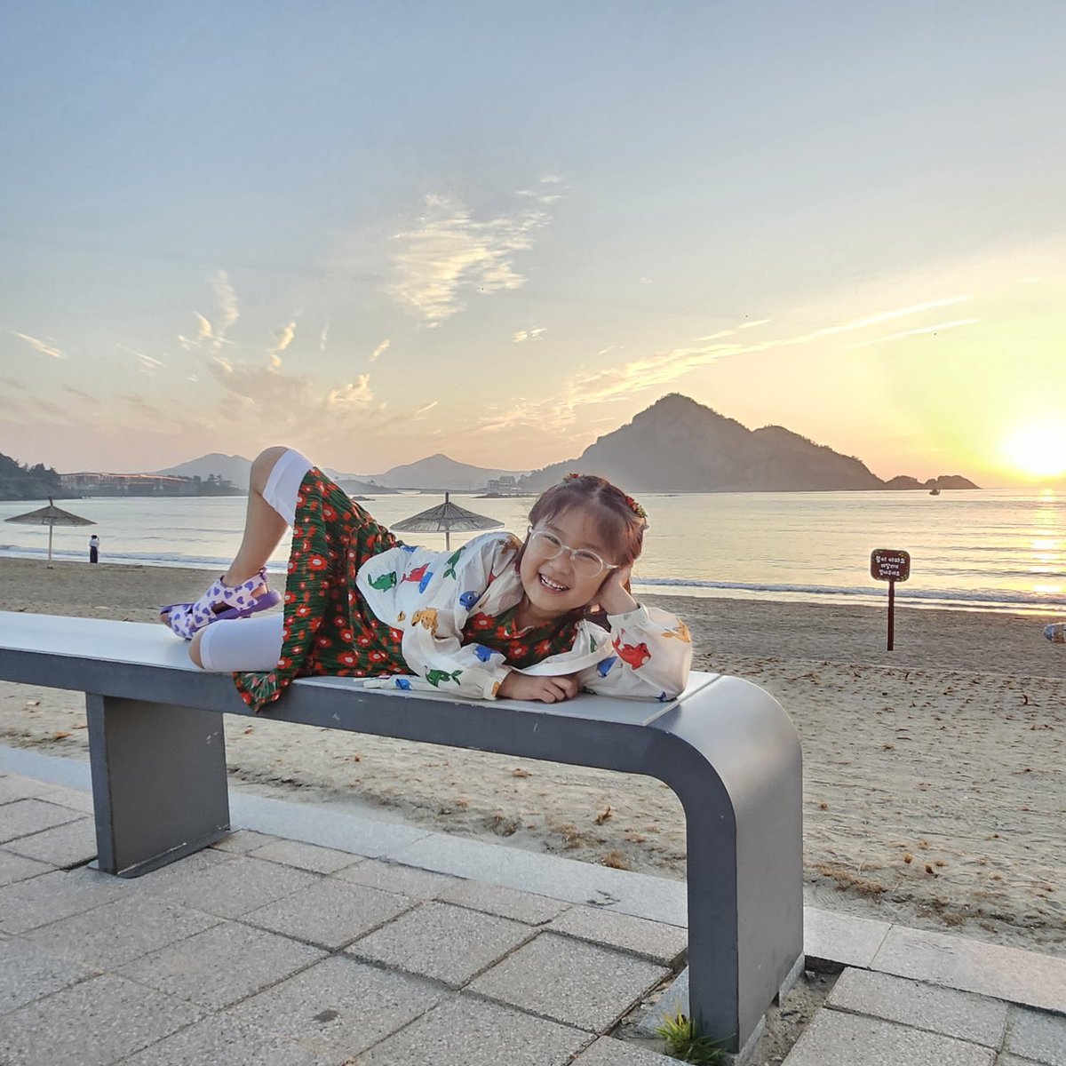 _spring_water_'s tweet image. 바다에도 다녀왔답니당 🌊