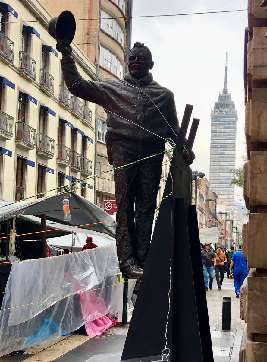 Por fin se van los maestros de la CNTE del Centro Histórico de la #CDMX #UltimoMomento  🚨