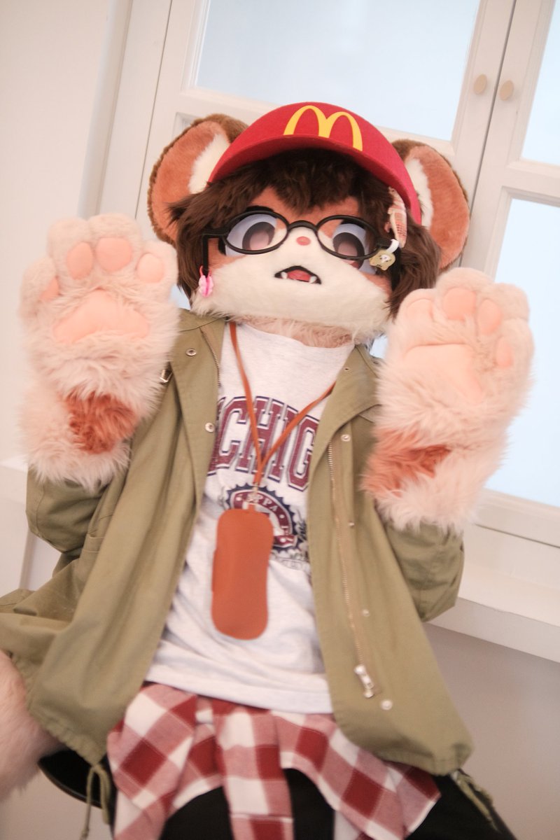 #fursuit #FursuitEveryday

📸<a href="/Breadragon/">Breadragon(Commission Open) 🔜 FURST CLASS 부스 B-05</a>

안녕하새요 햄부기 드릴까요?👀