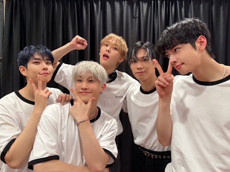 Yoouddanaddan's tweet photo. 라키를 아스트로 멤버소속으로 다시 볼수 있어서 너무 행복했어 https://t.co/KiN3JReGeh