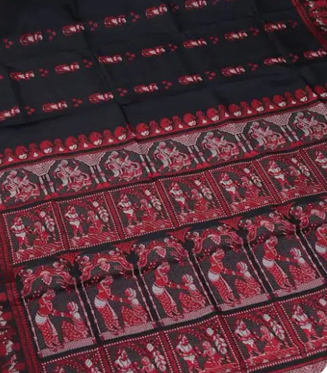 Bishnupur a town in Bankura district of West Bengal known for terracotta and legend weavers .
Handforhandmadefoundation  #bengalcrafts #bengalweavers #terracota