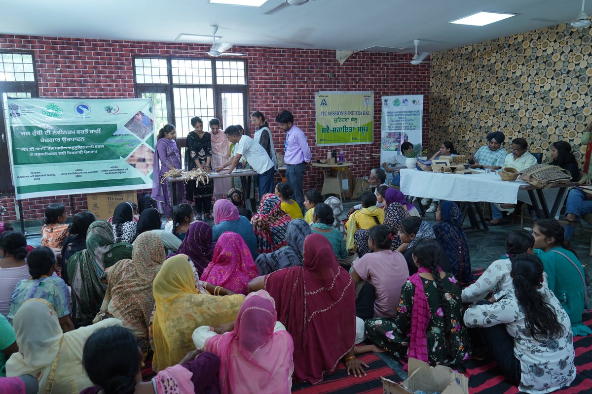 sdsgfoundation's tweet photo. @sdsgfoundation #conducted #Hands On #workshop  on #Gainfulutilization of #waterhyacinth at Kanjli #wetland under the STI Cell, #organised by @PSCST_GoP in #Collaboration with @SPukare and #supported by @IndiaDST @PritpalPSCST  @BakshiDapinder @AlkeshKandoria @Anshulpscst https://t.co/1LeM8sKFQb