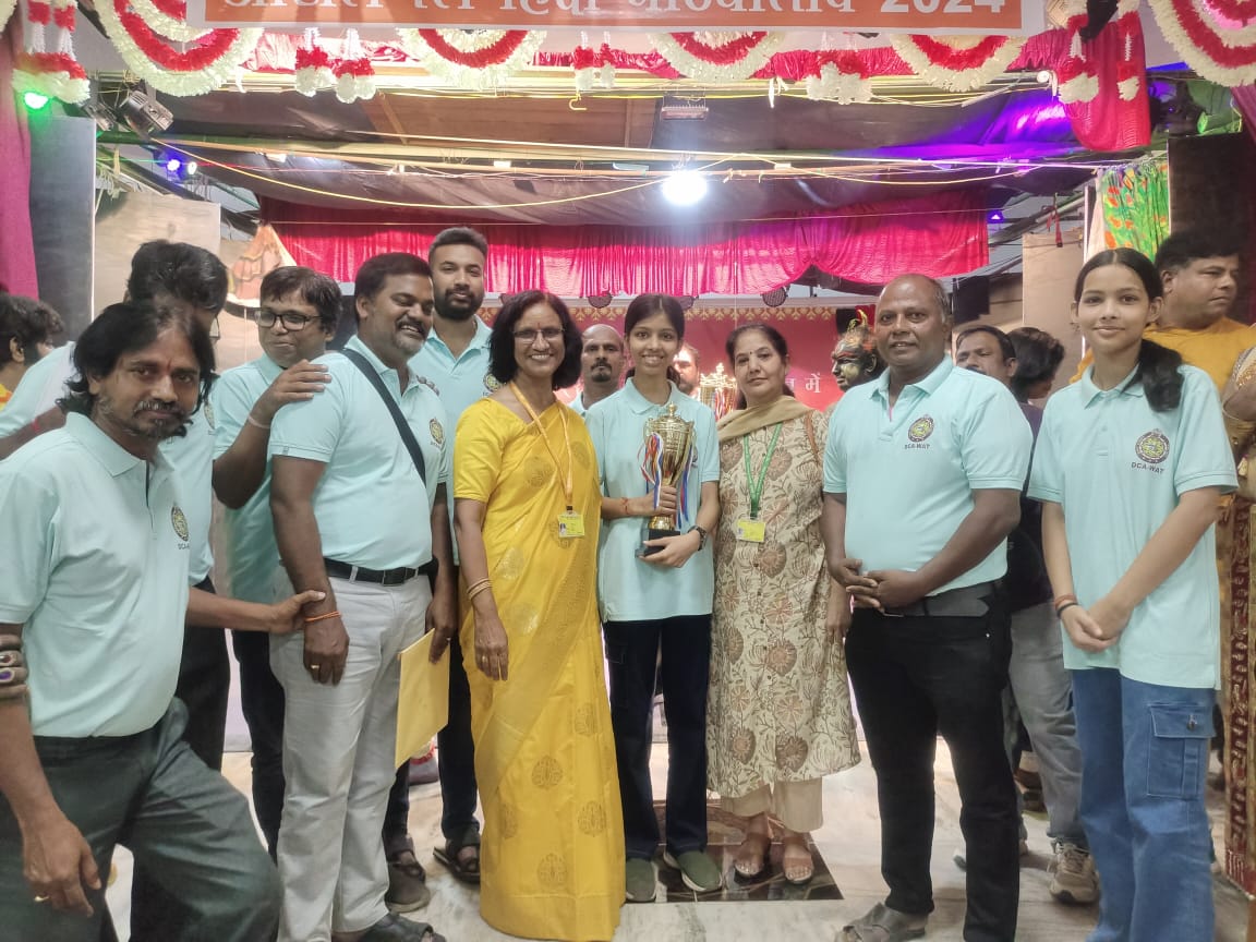 DRMVSKPSCoR's tweet photo. Waltair Div selected and nominated by @EastCoastRail bagged 3rd prize in Inter Railway @RailMinIndia #HindiDrama competition held at Bhusawal. GM Central Railway Shri Dharmaveer Meena felicitated the team. https://t.co/QgoY6YAmkI