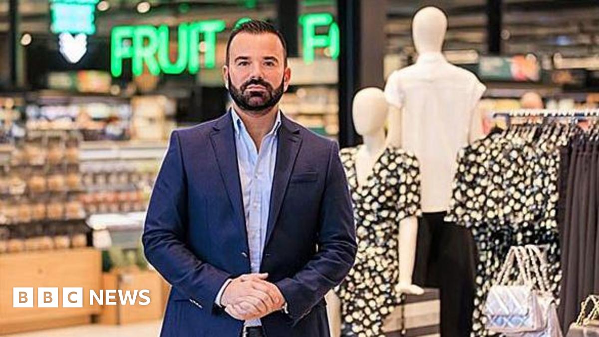 Marks &amp; Spencer's (M&amp;S) chief executive's total yearly pay package jumped to £7m, before a cyber attack knocked-out online orders, hit contactless payments, and disrupted stocks in stores. 👉 zurl.co/KcTZ9

#M&amp;S #Marks&amp;Spencers #CEO #Finance #CyberAttack #Money