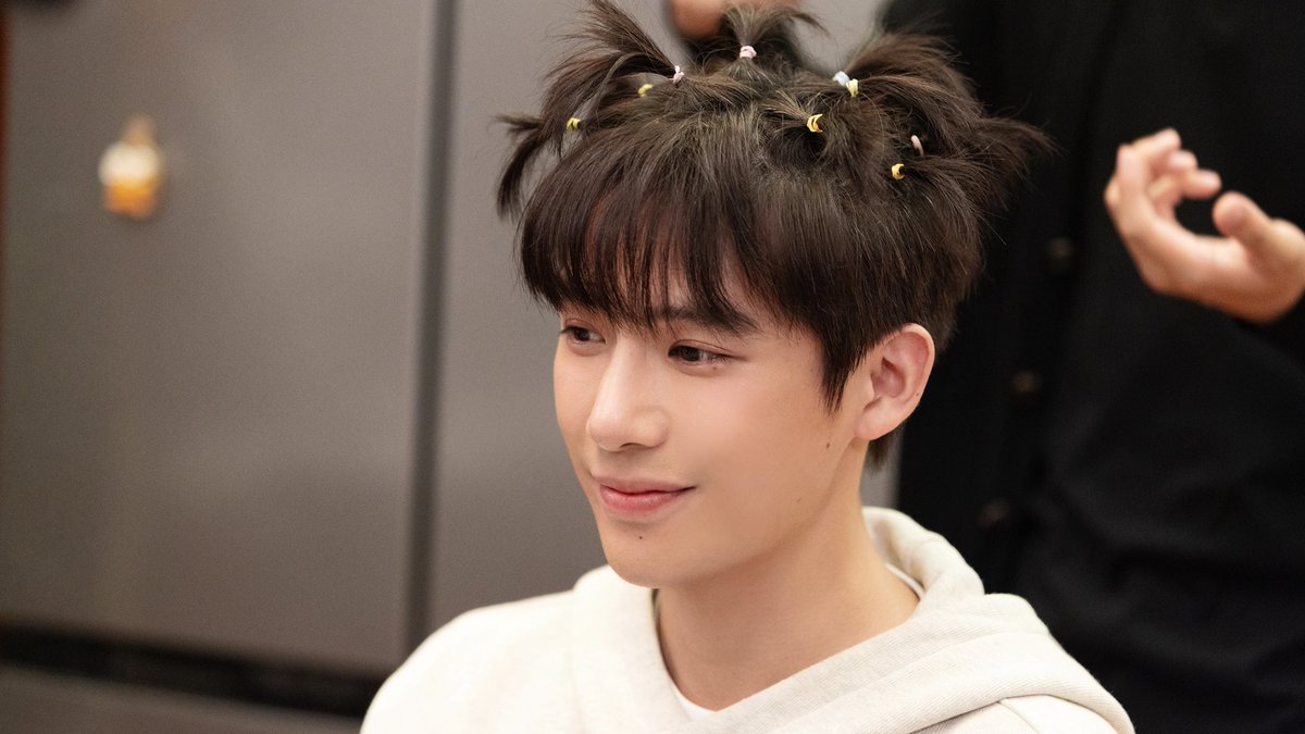dramapotatoe's tweet photo. #WangAnyu’s studio shares new snaps https://t.co/W4Sd7h0XSF