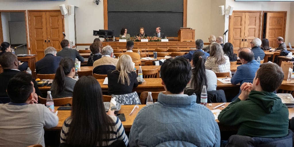 Year two of Crossing Divides brought speakers to Yale Law School that included U.S. solicitors general, judges, First Amendment scholars, and former members of Congress.
law.yale.edu/yls-today/news…