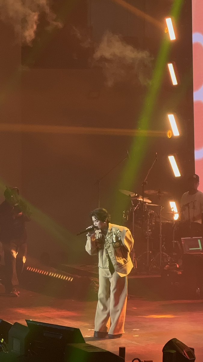 nwlharvey's tweet photo. What a great concert! Thank you for tonight https://t.co/0SREGUHI5x