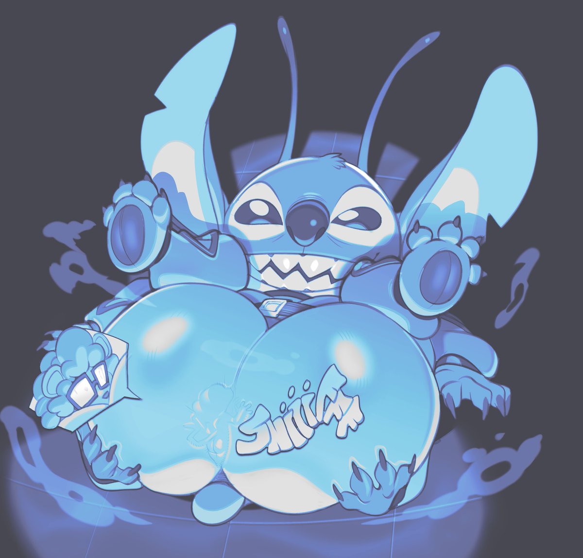 Stitch trapped a rat in his spacesuit!
Art received from @/submarine_screw