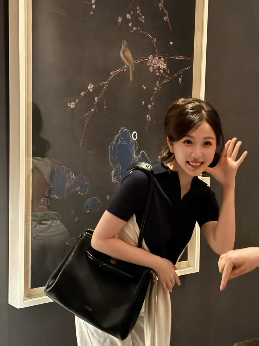 Crashing into the timeline! Who misses this xinxin?