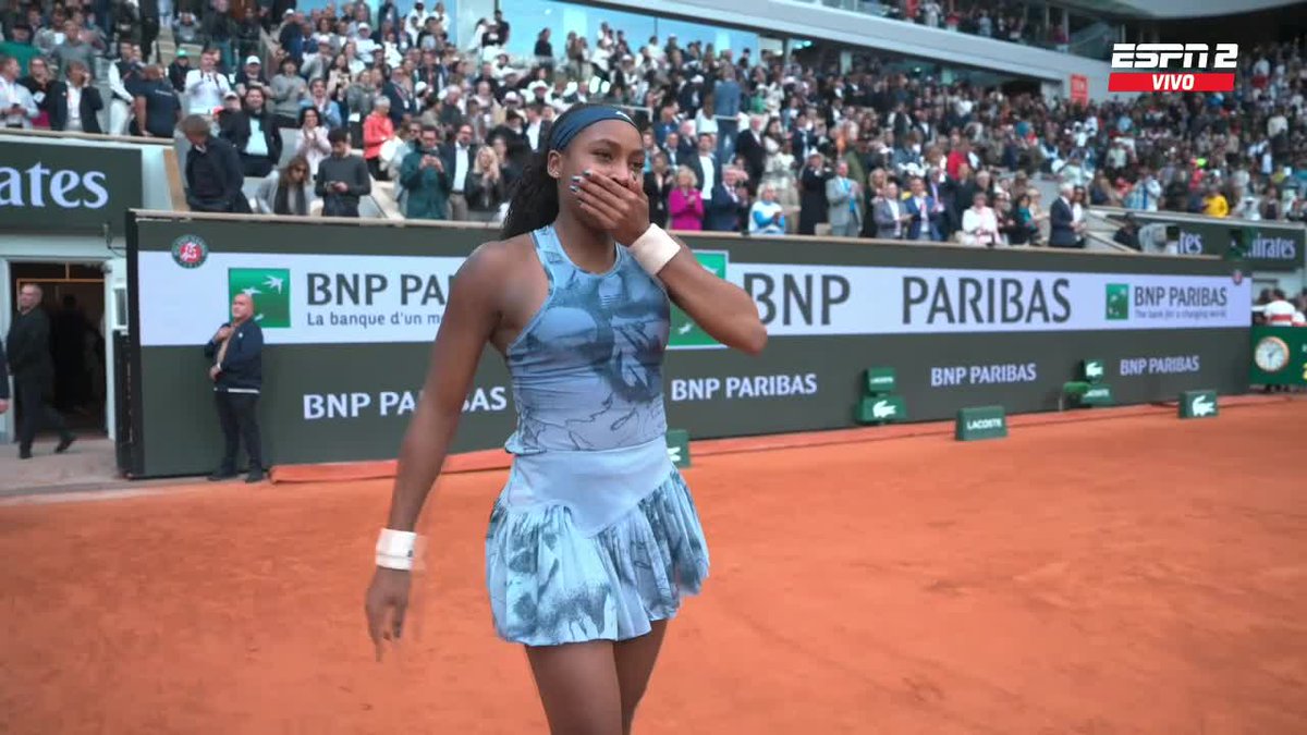ESPNtenis's tweet photo. ¡SÍ, COCO, SOS LA CAMPEONA DE #ROLANDGARROS! https://t.co/6vGEs7jlTC
