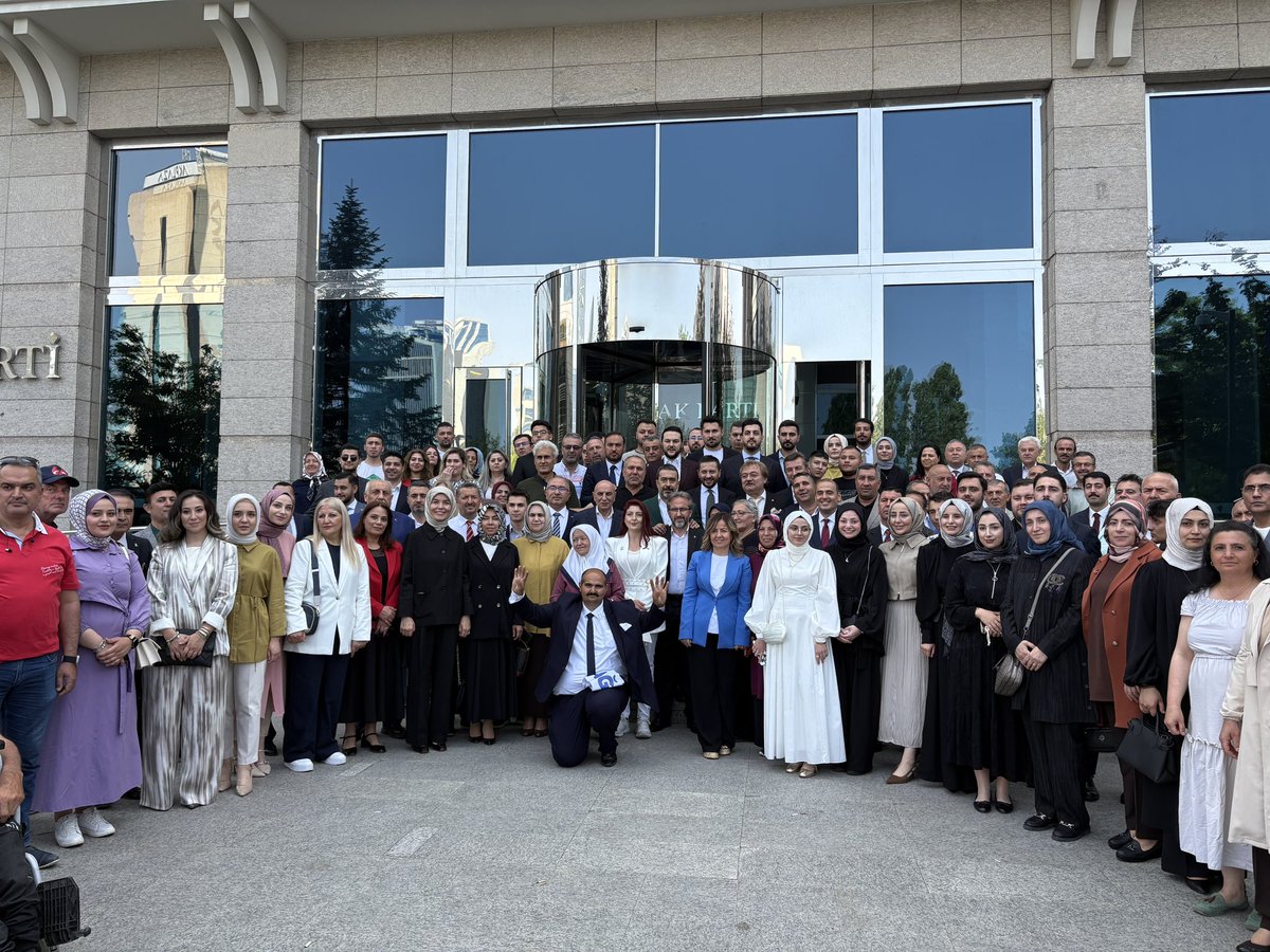 📍 Genel Merkez Bayramlaşma Programı

AK Parti Ankara İl Başkanlığımız tarafından Genel Merkez Fuaye Salonu’nda düzenlenen bayramlaşma programına, AK Parti Keçiören İlçe Gençlik Kolları Başkanımız Mehmet Melikoğlu ve teşkilatımızla birlikte katılım sağladık.

Programda teşkilat