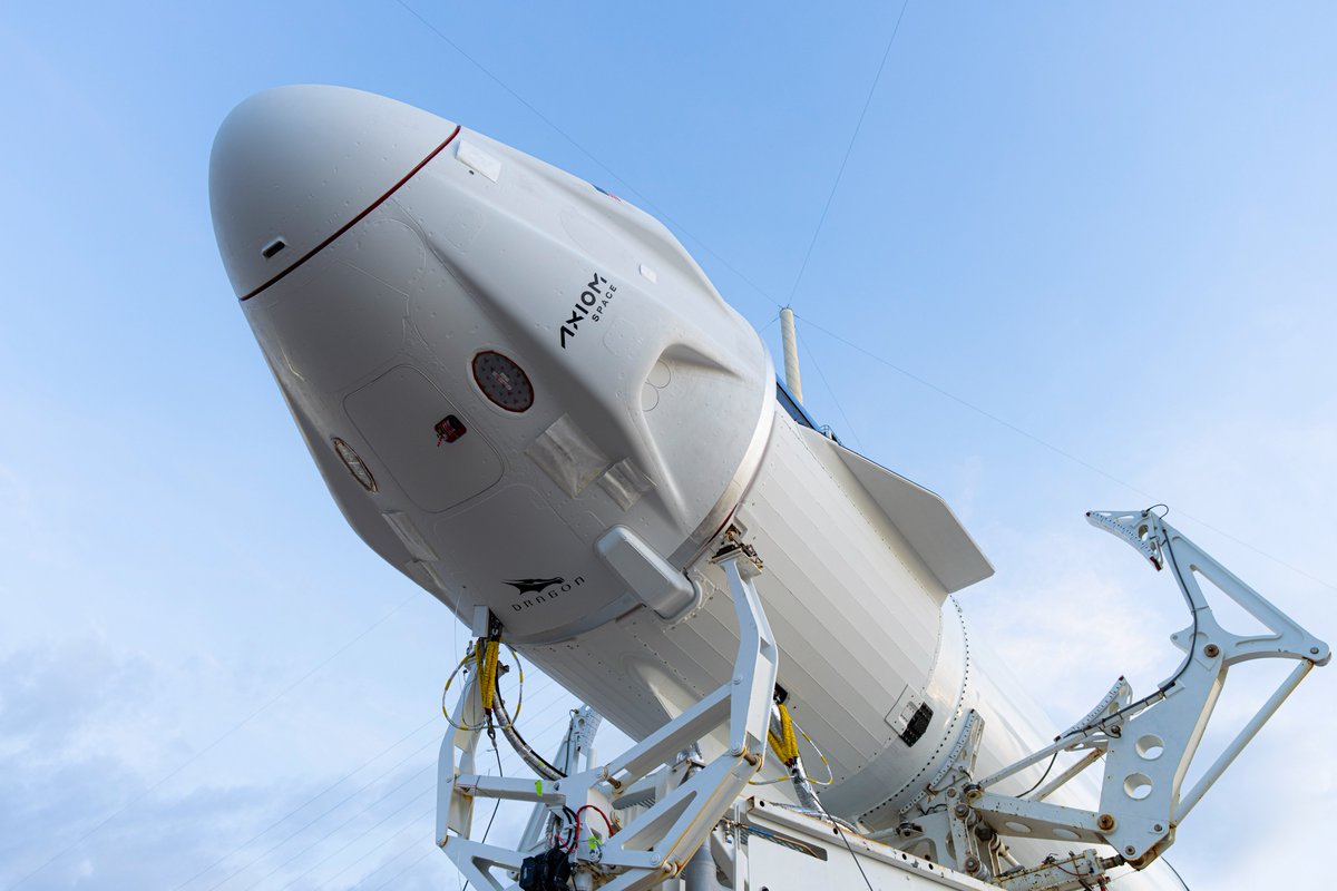 SpaceX tweet media