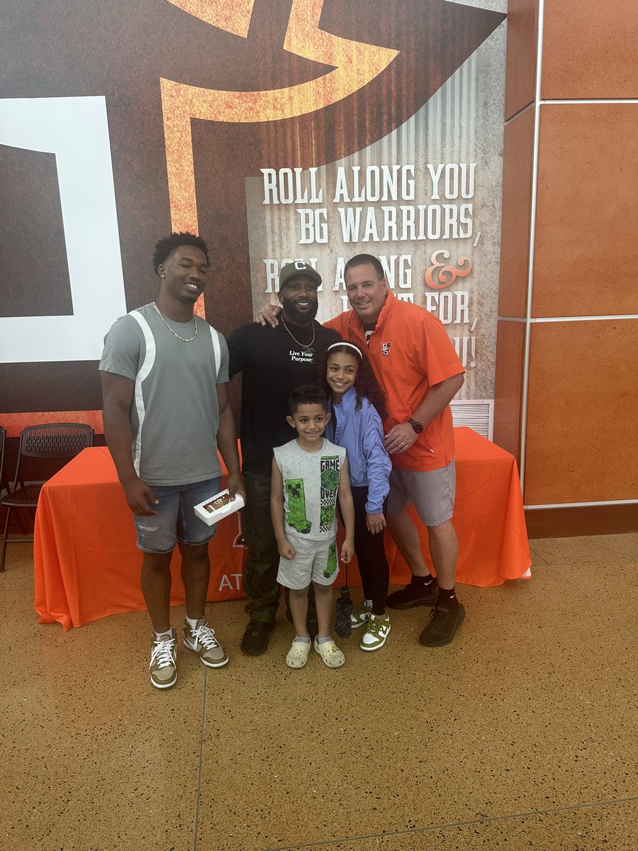 Coach Brian White (@coachbwhite7) on Twitter photo #WakeUpFlying This is what college coaching is all about…..seeing a former great player <a href="/DeloneCarter/">Delone Carter</a> as a great dad while on a recruiting visit with his son….what a special weekend….great college player at Syracuse, NFL player with the Colts, but most important a great dad! #WakeUpFlying This is what college coaching is all about…..seeing a former great player <a href="/DeloneCarter/">Delone Carter</a> as a great dad while on a recruiting visit with his son….what a special weekend….great college player at Syracuse, NFL player with the Colts, but most important a great dad!
