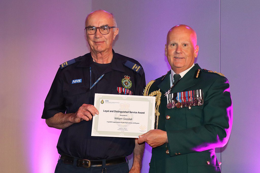 Alcester & District Community First Responders (@alcestercfr) on Twitter photo This week Bill our Scheme Coordinator and our longest serving Community First Responder (CFR) received a Loyal & Distinguished Service Award from the West Midlands Ambulance Service Chief Executive Officer Mr Anthony Marsh.
#AlcesterCFR #VolunteersWeek #Award <a href="/OFFICIALWMAS/">West Midlands Ambulance Service #HelpUsHelpYou</a> This week Bill our Scheme Coordinator and our longest serving Community First Responder (CFR) received a Loyal & Distinguished Service Award from the West Midlands Ambulance Service Chief Executive Officer Mr Anthony Marsh.
#AlcesterCFR #VolunteersWeek #Award <a href="/OFFICIALWMAS/">West Midlands Ambulance Service #HelpUsHelpYou</a>