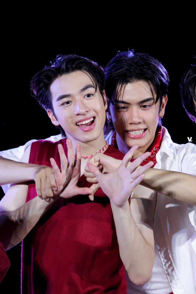 Narak mak mak ❤️‍🩹😭
V.

#WALLSXPROXIE
#ร้อนนี้เที่ยวไหนไปกับวอลล์
#PROXIEVictor
#PROXIEChokun 
#PROXIEth️️️️