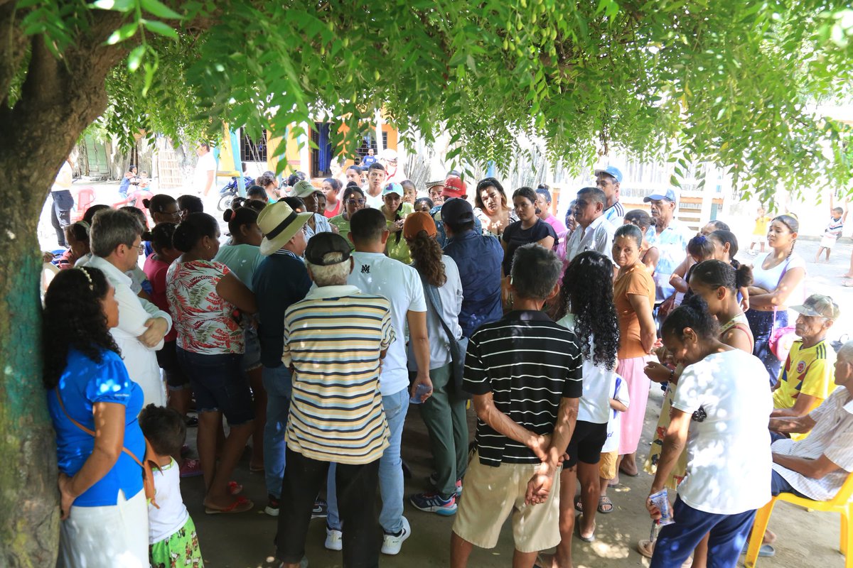 Minvivienda (@minvivienda) on Twitter photo ¡La paz llega con agua a los territorios!
Junto a organizaciones de víctimas, la <a href="/JEP_Colombia/">Jurisdicción Especial para la Paz</a>, <a href="/UIA_JEP/">Unidad de Investigación y Acusación de la JEP</a> y la Alcaldía construimos colectivamente cómo quedará el sistema diferencial de agua para el corregimiento de San Antonio del Río, en el municipio de El Plato. ¡La paz llega con agua a los territorios!
Junto a organizaciones de víctimas, la <a href="/JEP_Colombia/">Jurisdicción Especial para la Paz</a>, <a href="/UIA_JEP/">Unidad de Investigación y Acusación de la JEP</a> y la Alcaldía construimos colectivamente cómo quedará el sistema diferencial de agua para el corregimiento de San Antonio del Río, en el municipio de El Plato.