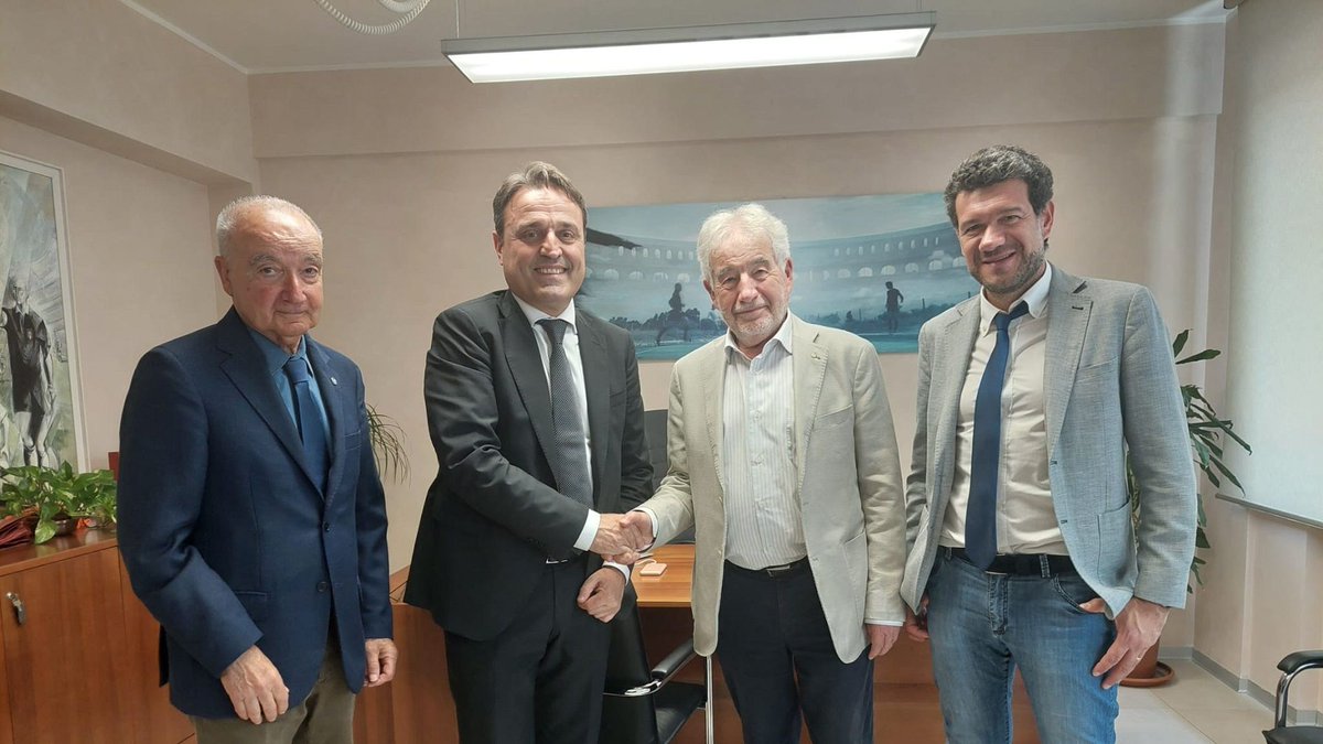 Nuovo Codice etico e conflitti di interessi, i chiarimenti del Comitato dei Garanti. Leggi la news: aia-figc.it/news/nuovo-cod… #arbitri #AIA #calcio #sport